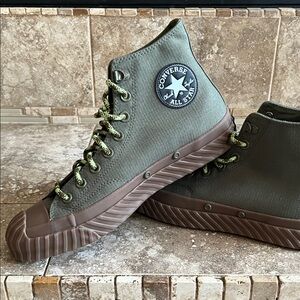 Converse Chuck 70 High-Tops in  Army Green and Brown. Men’s 8, Women’s 10.